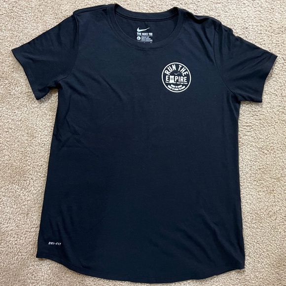 Nike DriFit NYC Running Shirt - Picture 1 of 3